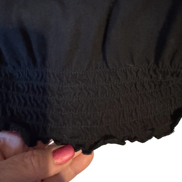 ❤️SPRING/SUMMER  BLACK TOP w/BEAUTIFUL EMBROIDERY DETAIL  MEDUM  #G - Picture 4 of 7